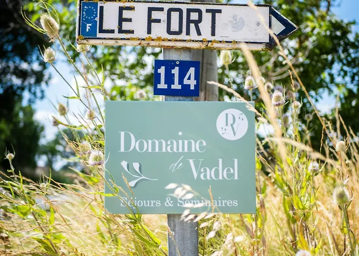 Domaine De Vadel Ferienhaus *