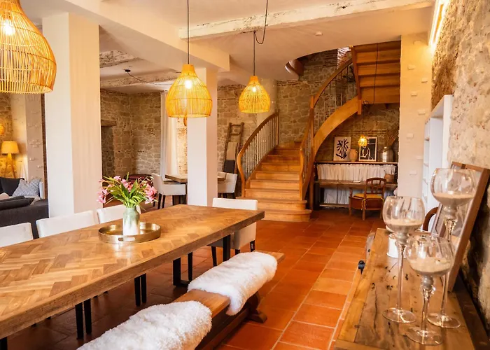 Domaine De Vadel Veilhes