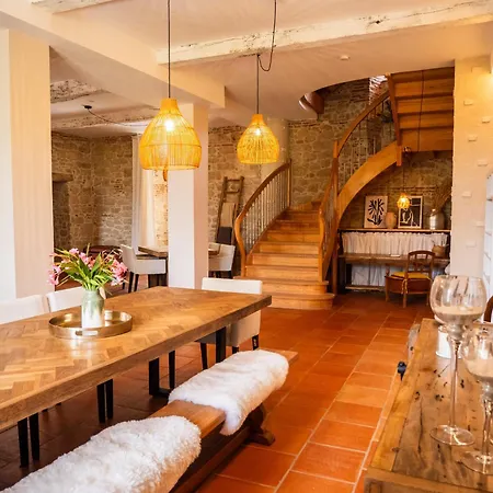 Domaine De Vadel Veilhes