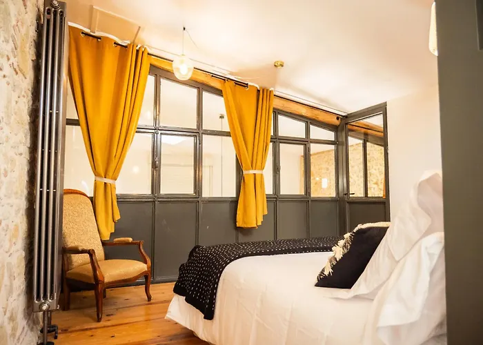 Domaine De Vadel * Veilhes