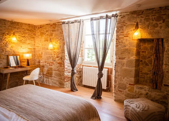 Domaine De Vadel בית נופש Veilhes