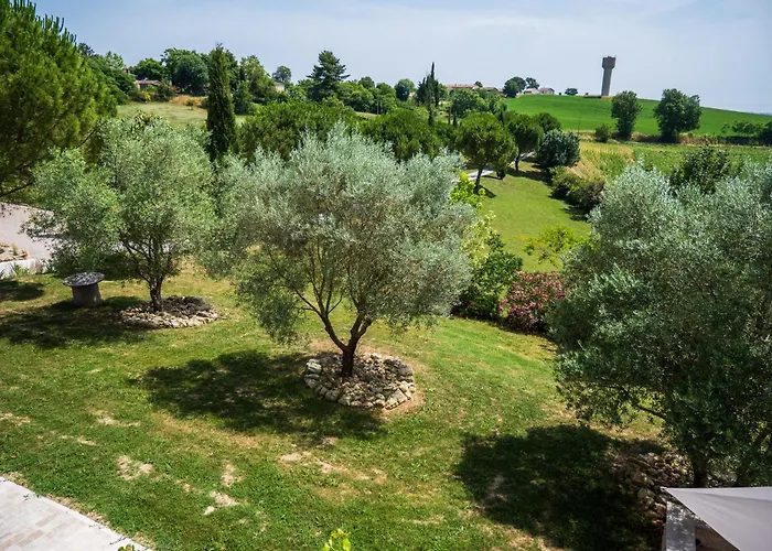 Domaine De Vadel בית נופש *