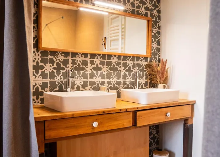 Domaine De Vadel בית נופש *